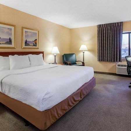 La Quinta Inn By Wyndham Detroit Саутгейт Екстериор снимка