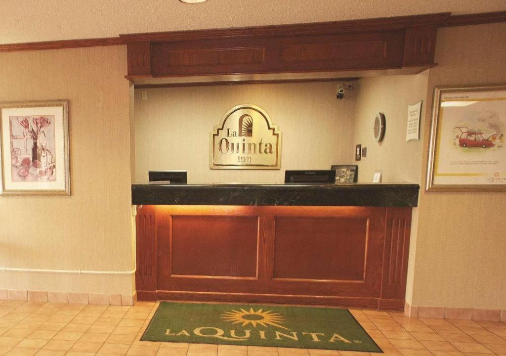 La Quinta Inn By Wyndham Detroit Саутгейт Екстериор снимка